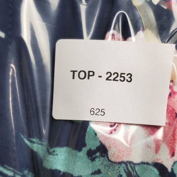 NWT C Brand Women’s 1X Navy Blue Floral Boho Blouse Bell Sleeve Tie Front Plus S - Picture 9 of 9